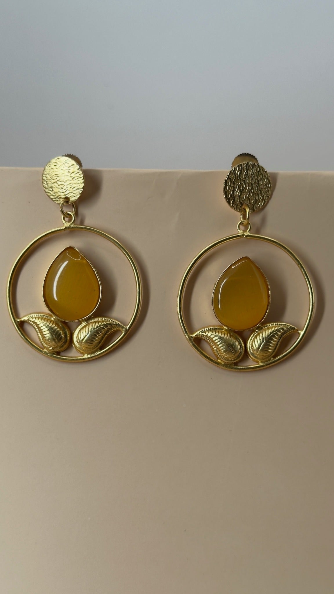 Kanika Amber Leaf Hoop Earrings - Eksundar