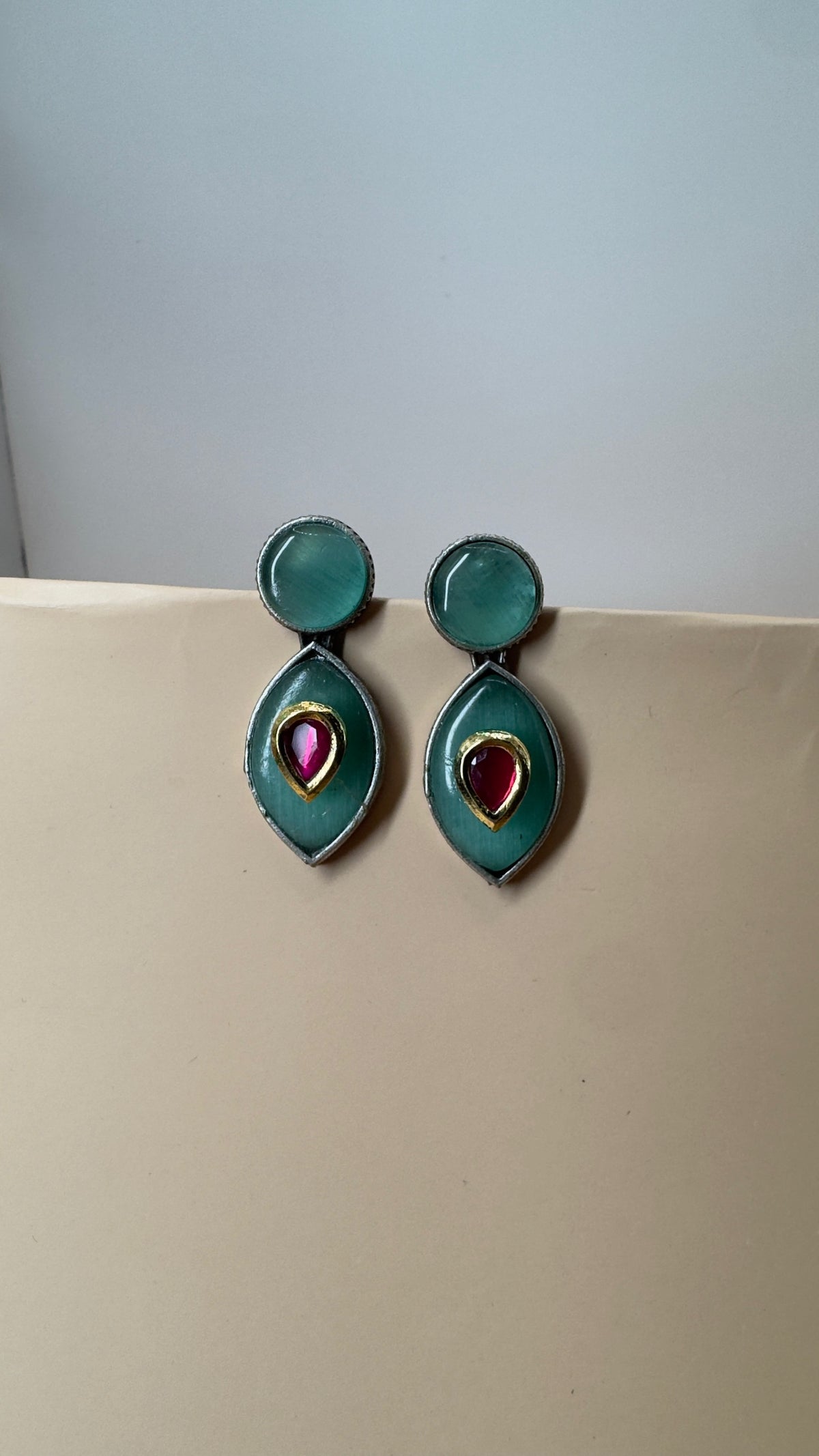 Tara Emerald Teardrop Earrings - Eksundar