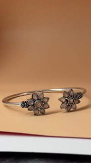 Pushpa Floral Bracelet - Eksundar